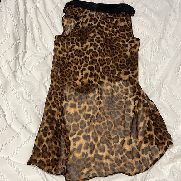 Potter’s Pot cheetah print sleeveless blouse - Picture 4 of 4